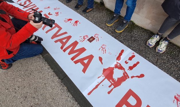 Akcija “Solidarnost sa svim žrtvama represivnog sustava u Srbiji” održana u Zagrebu i Vukovaru